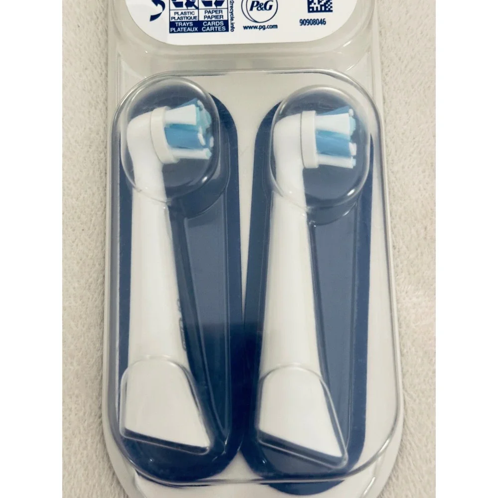 Oral-B iO Ultimate Clean Replacement Brush Heads White 2 Count 069055128619